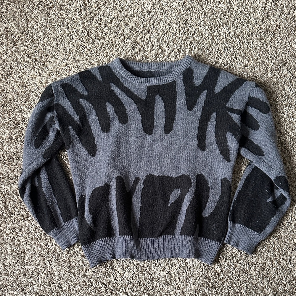 Gray and Black Patterned Women's Sweater